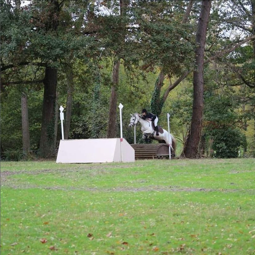 Camille et Bing sur le cross d'un CCE en décembre 2018